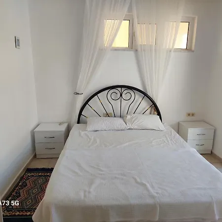 Aryam Bed & Breakfast *